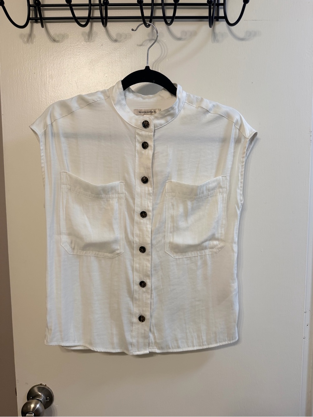 Banana Republic White Sleeveless Button-Down Shirt with Patch Pockets